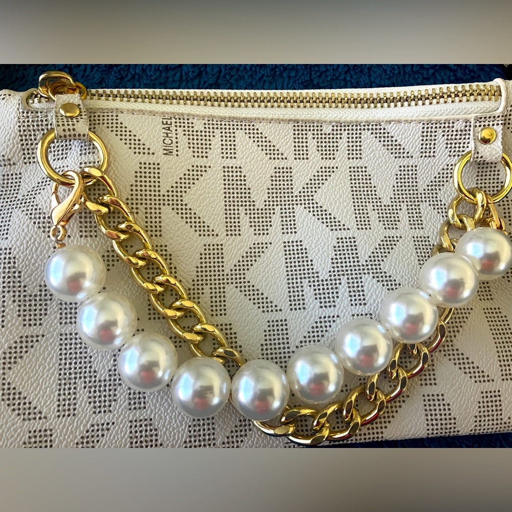 Michael Kors Monogram Vanilla Pouchette